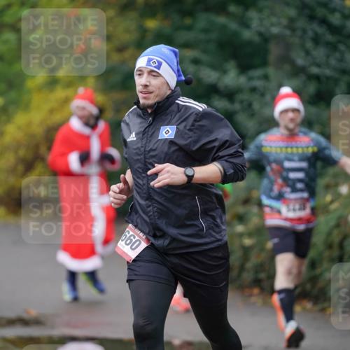07.12.2025 - St. Pauli X-Mass-Run No. 15 Michael Burmester http://msf.ph/oto/9405777 07.12.2025 11:18:36 Laufen 15, 660 meine-sportfotos.de