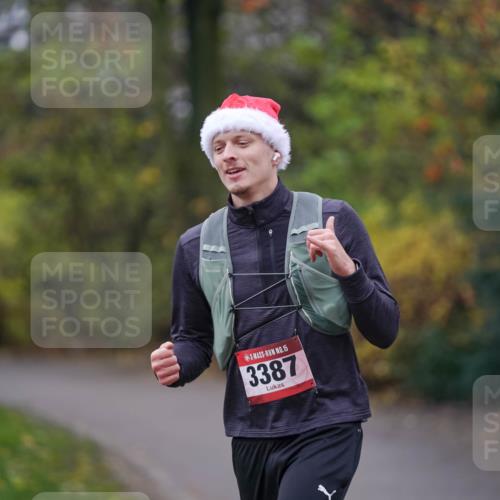 07.12.2025 - St. Pauli X-Mass-Run No. 15 Michael Burmester http://msf.ph/oto/9405820 07.12.2025 11:19:07 Laufen 15, 3387 meine-sportfotos.de