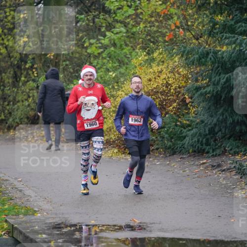 07.12.2025 - St. Pauli X-Mass-Run No. 15 Michael Burmester http://msf.ph/oto/9405826 07.12.2025 11:19:20 Laufen 1960, 1962 meine-sportfotos.de