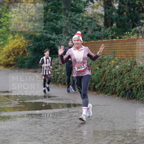07.12.2025 - St. Pauli X-Mass-Run No. 15 Michael Burmester http://msf.ph/oto/9405847 07.12.2025 11:19:33 Laufen 3653 meine-sportfotos.de