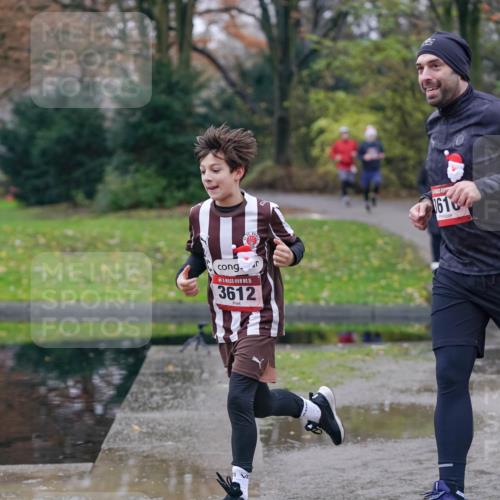 07.12.2025 - St. Pauli X-Mass-Run No. 15 Michael Burmester http://msf.ph/oto/9405859 07.12.2025 11:19:37 Laufen 15, 3612, 361 meine-sportfotos.de