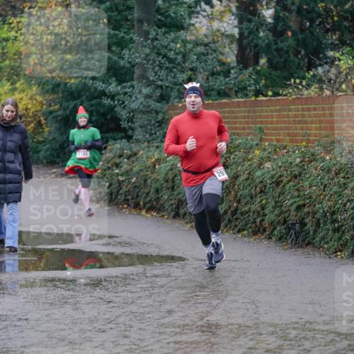 07.12.2025 - St. Pauli X-Mass-Run No. 15 Michael Burmester http://msf.ph/oto/9405880 07.12.2025 11:19:47 Laufen 2102, 291 meine-sportfotos.de