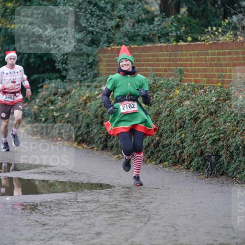 07.12.2025 - St. Pauli X-Mass-Run No. 15 Michael Burmester http://msf.ph/oto/9405886 07.12.2025 11:19:49 Laufen 2962, 2102 meine-sportfotos.de