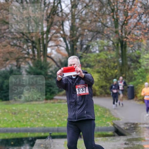 07.12.2025 - St. Pauli X-Mass-Run No. 15 Michael Burmester http://msf.ph/oto/9405954 07.12.2025 11:20:10 Laufen 15, 1737 meine-sportfotos.de