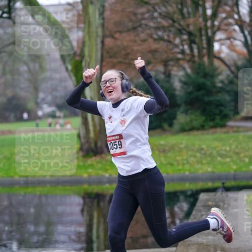 07.12.2025 - St. Pauli X-Mass-Run No. 15 Michael Burmester http://msf.ph/oto/9405963 07.12.2025 11:20:12 Laufen 059 meine-sportfotos.de
