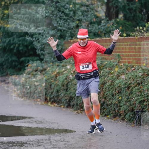 07.12.2025 - St. Pauli X-Mass-Run No. 15 Michael Burmester http://msf.ph/oto/9406026 07.12.2025 11:20:38 Laufen 15, 240 meine-sportfotos.de