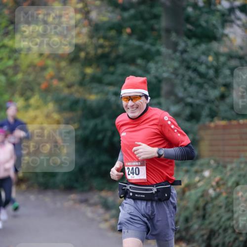 07.12.2025 - St. Pauli X-Mass-Run No. 15 Michael Burmester http://msf.ph/oto/9406028 07.12.2025 11:20:39 Laufen 15, 240 meine-sportfotos.de