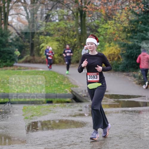 07.12.2025 - St. Pauli X-Mass-Run No. 15 Michael Burmester http://msf.ph/oto/9406064 07.12.2025 11:20:55 Laufen 15, 3593, 2976 meine-sportfotos.de