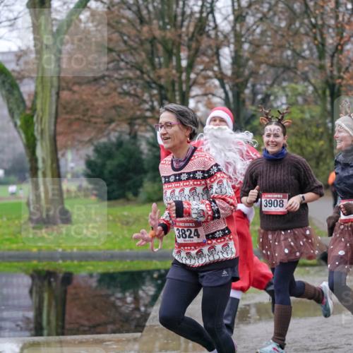 07.12.2025 - St. Pauli X-Mass-Run No. 15 Michael Burmester http://msf.ph/oto/9406193 07.12.2025 11:21:36 Laufen 15, 3824, 2770, 3908 meine-sportfotos.de