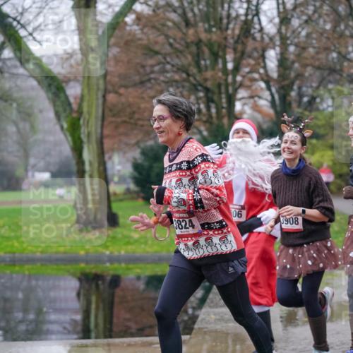 07.12.2025 - St. Pauli X-Mass-Run No. 15 Michael Burmester http://msf.ph/oto/9406194 07.12.2025 11:21:36 Laufen 06, 3903, 3824, 3908 meine-sportfotos.de