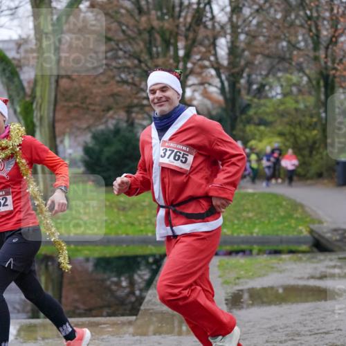 07.12.2025 - St. Pauli X-Mass-Run No. 15 Michael Burmester http://msf.ph/oto/9406201 07.12.2025 11:21:38 Laufen 15, 3762, 15, 3765 meine-sportfotos.de