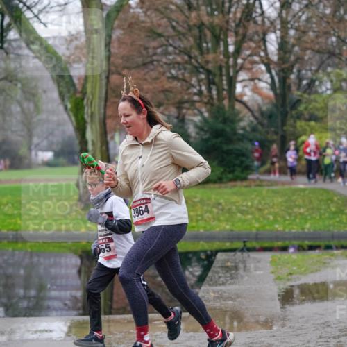 07.12.2025 - St. Pauli X-Mass-Run No. 15 Michael Burmester http://msf.ph/oto/9406211 07.12.2025 11:21:40 Laufen 65, 3964 meine-sportfotos.de