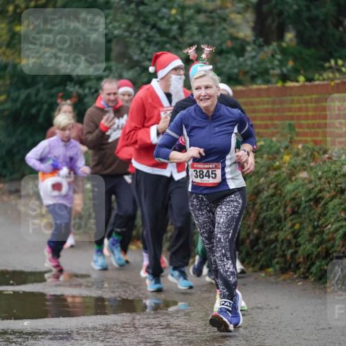 07.12.2025 - St. Pauli X-Mass-Run No. 15 Michael Burmester http://msf.ph/oto/9406230 07.12.2025 11:21:50 Laufen 1842, 15, 3845 meine-sportfotos.de