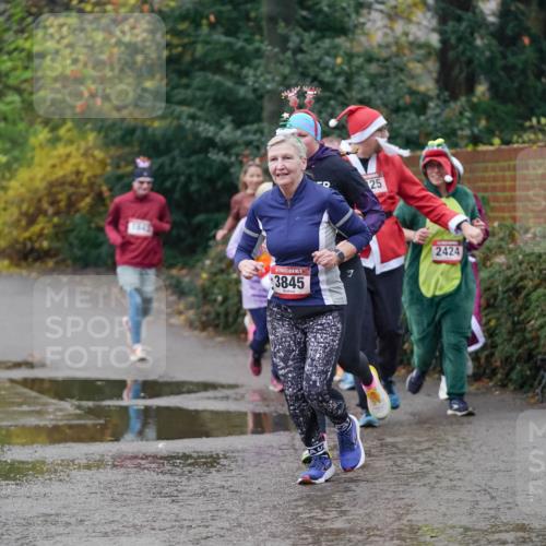 07.12.2025 - St. Pauli X-Mass-Run No. 15 Michael Burmester http://msf.ph/oto/9406232 07.12.2025 11:21:51 Laufen 25, 15, 3845, 7, 2424 meine-sportfotos.de
