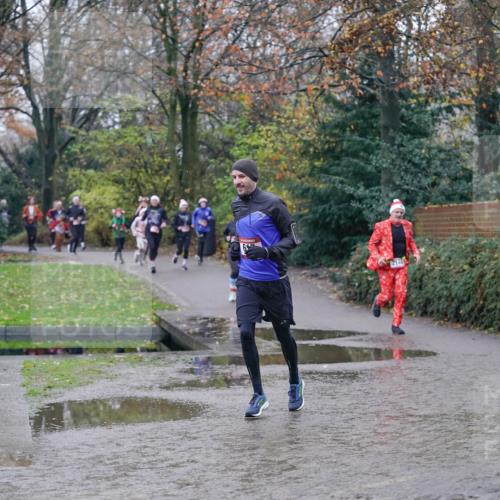 07.12.2025 - St. Pauli X-Mass-Run No. 15 Michael Burmester http://msf.ph/oto/9406262 07.12.2025 11:21:59 Laufen  meine-sportfotos.de