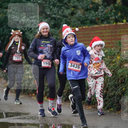07.12.2025 - St. Pauli X-Mass-Run No. 15 Michael Burmester http://msf.ph/oto/9406279 07.12.2025 11:22:06 Laufen 701, 1949, 15, 3435, 425 meine-sportfotos.de
