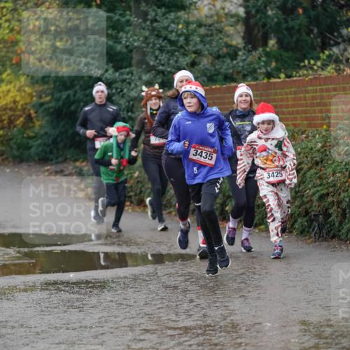 07.12.2025 - St. Pauli X-Mass-Run No. 15 Michael Burmester http://msf.ph/oto/9406282 07.12.2025 11:22:07 Laufen 3435, 5, 3425 meine-sportfotos.de