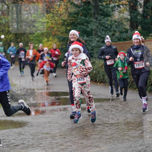 07.12.2025 - St. Pauli X-Mass-Run No. 15 Michael Burmester http://msf.ph/oto/9406291 07.12.2025 11:22:09 Laufen 343, 3425, 729, 1950 meine-sportfotos.de