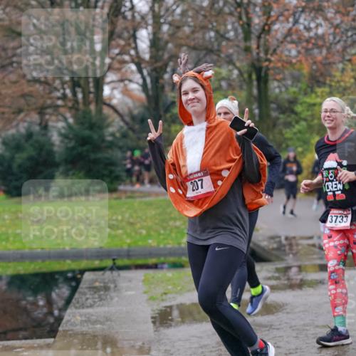 07.12.2025 - St. Pauli X-Mass-Run No. 15 Michael Burmester http://msf.ph/oto/9406323 07.12.2025 11:22:18 Laufen 207, 3733, 3735, 60004 meine-sportfotos.de