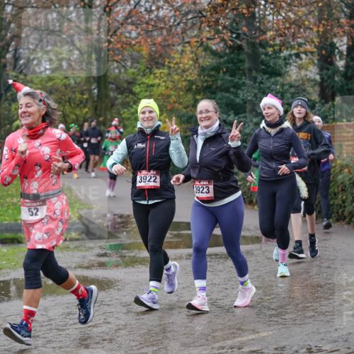 07.12.2025 - St. Pauli X-Mass-Run No. 15 Michael Burmester http://msf.ph/oto/9406352 07.12.2025 11:22:25 Laufen 52, 3922, 3923 meine-sportfotos.de