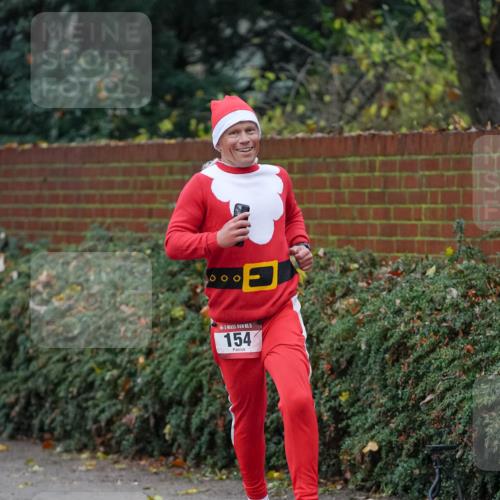 07.12.2025 - St. Pauli X-Mass-Run No. 15 Michael Burmester http://msf.ph/oto/9406428 07.12.2025 09:37:47 Laufen 000, 15, 154 meine-sportfotos.de