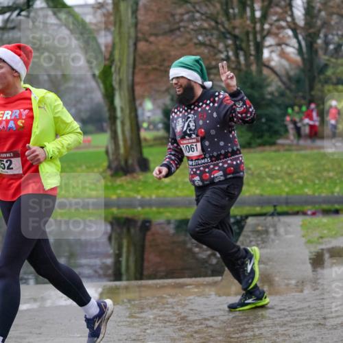 07.12.2025 - St. Pauli X-Mass-Run No. 15 Michael Burmester http://msf.ph/oto/9406455 07.12.2025 11:22:40 Laufen 15, 652, 1061 meine-sportfotos.de