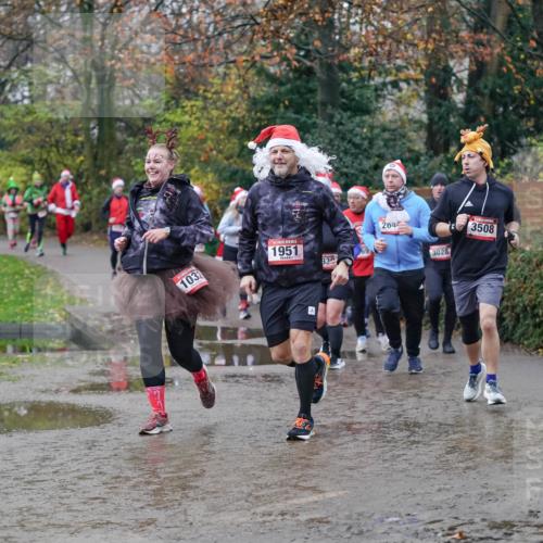 07.12.2025 - St. Pauli X-Mass-Run No. 15 Michael Burmester http://msf.ph/oto/9406491 07.12.2025 11:22:46 Laufen 103, 1951, 930, 69, 264, 3028, 3508 meine-sportfotos.de