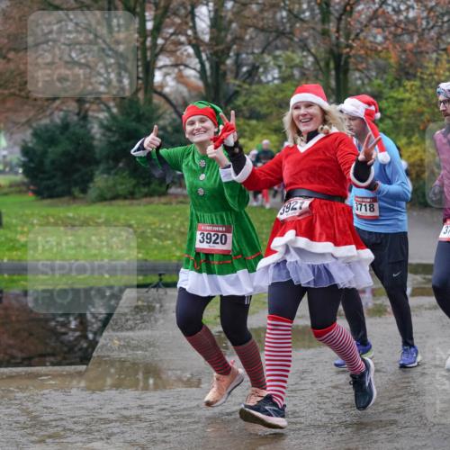 07.12.2025 - St. Pauli X-Mass-Run No. 15 Michael Burmester http://msf.ph/oto/9406563 07.12.2025 11:22:54 Laufen 5, 3920, 3927, 3718, 3576, 3717 meine-sportfotos.de