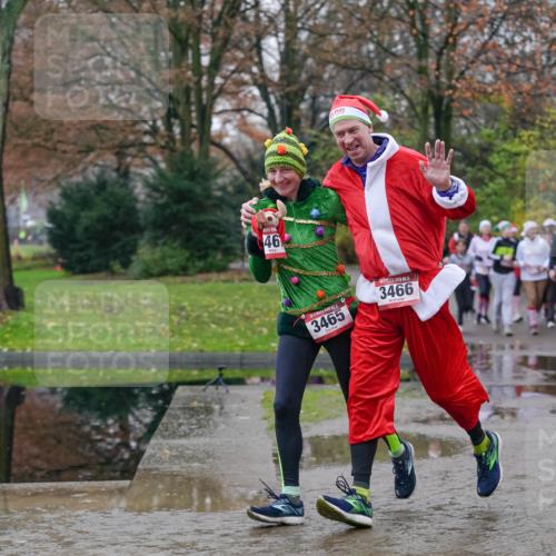 07.12.2025 - St. Pauli X-Mass-Run No. 15 Michael Burmester http://msf.ph/oto/9406591 07.12.2025 11:22:58 Laufen 46, 5, 3465, 3466 meine-sportfotos.de