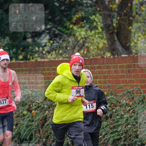 07.12.2025 - St. Pauli X-Mass-Run No. 15 Michael Burmester http://msf.ph/oto/9406596 07.12.2025 09:38:40 Laufen 937, 96, 15, 115 meine-sportfotos.de