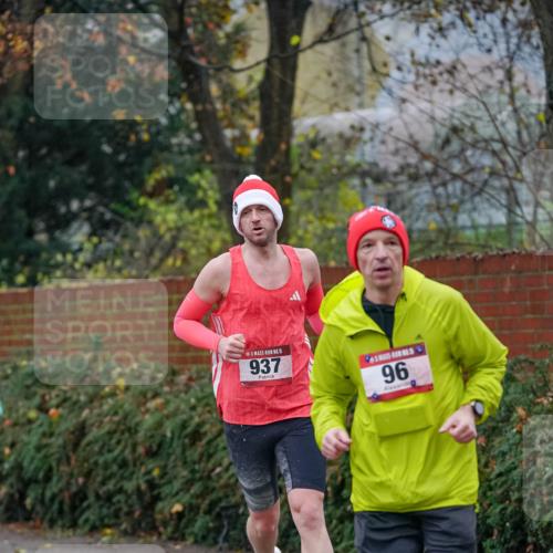07.12.2025 - St. Pauli X-Mass-Run No. 15 Michael Burmester http://msf.ph/oto/9406612 07.12.2025 09:38:42 Laufen 15, 937, 96, 96 meine-sportfotos.de