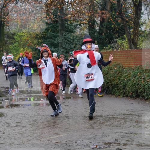 07.12.2025 - St. Pauli X-Mass-Run No. 15 Michael Burmester http://msf.ph/oto/9406621 07.12.2025 11:23:03 Laufen 2372, 320, 919, 3917 meine-sportfotos.de