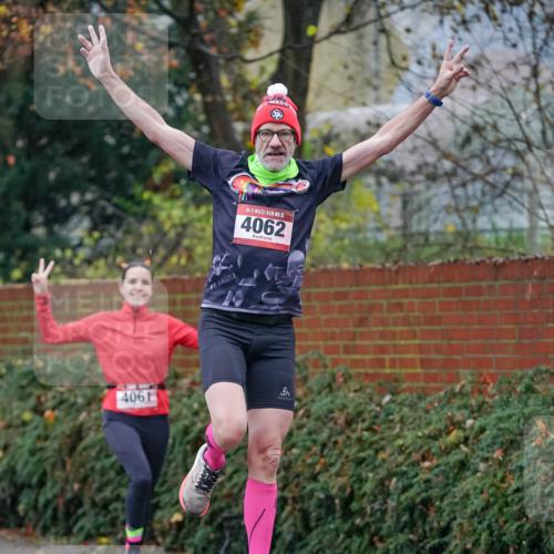 07.12.2025 - St. Pauli X-Mass-Run No. 15 Michael Burmester http://msf.ph/oto/9406726 07.12.2025 09:39:02 Laufen 4061, 15, 4062 meine-sportfotos.de