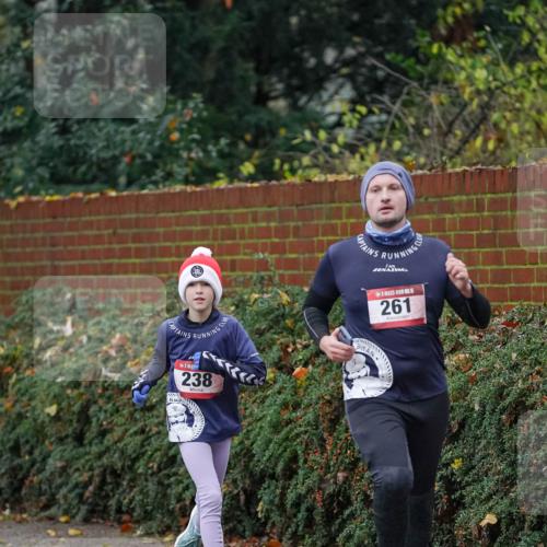 07.12.2025 - St. Pauli X-Mass-Run No. 15 Michael Burmester http://msf.ph/oto/9406834 07.12.2025 09:39:39 Laufen 238, 261 meine-sportfotos.de