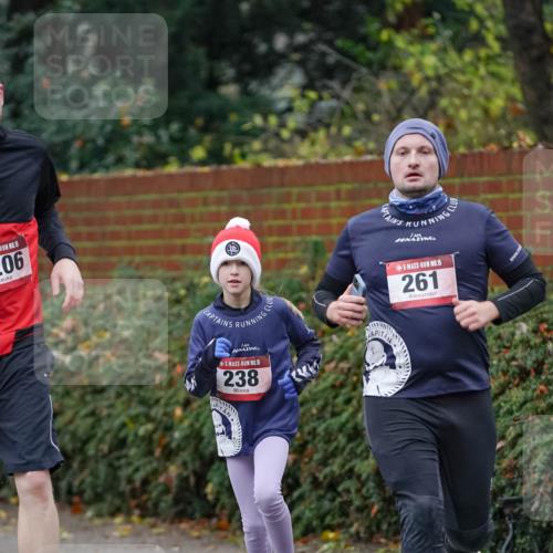 07.12.2025 - St. Pauli X-Mass-Run No. 15 Michael Burmester http://msf.ph/oto/9406842 07.12.2025 09:39:40 Laufen 15, 206, 15, 238, 15, 261 meine-sportfotos.de