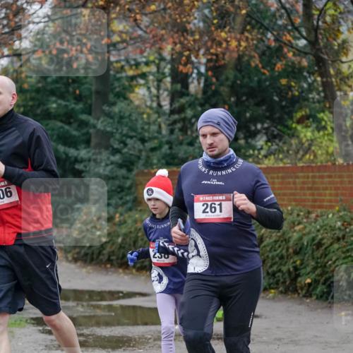 07.12.2025 - St. Pauli X-Mass-Run No. 15 Michael Burmester http://msf.ph/oto/9406852 07.12.2025 09:39:42 Laufen 15, 06, 6, 5, 261, 250 meine-sportfotos.de