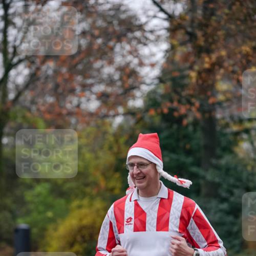 07.12.2025 - St. Pauli X-Mass-Run No. 15 Michael Burmester http://msf.ph/oto/9406860 07.12.2025 09:39:46 Laufen 15, 662 meine-sportfotos.de