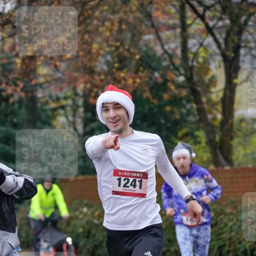 07.12.2025 - St. Pauli X-Mass-Run No. 15 Michael Burmester http://msf.ph/oto/9406912 07.12.2025 09:39:57 Laufen 15, 1241 meine-sportfotos.de