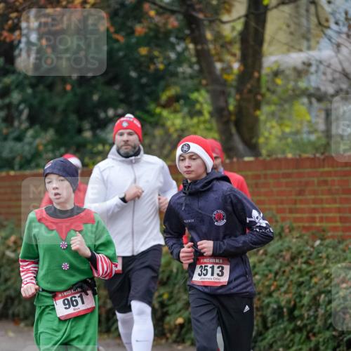 07.12.2025 - St. Pauli X-Mass-Run No. 15 Michael Burmester http://msf.ph/oto/9406976 07.12.2025 09:40:20 Laufen 961, 15, 3513 meine-sportfotos.de