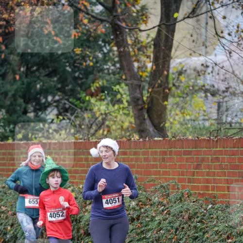 07.12.2025 - St. Pauli X-Mass-Run No. 15 Michael Burmester http://msf.ph/oto/9407012 07.12.2025 09:40:35 Laufen 655, 5, 4052, 5, 4051 meine-sportfotos.de