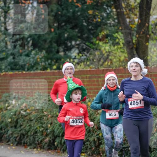 07.12.2025 - St. Pauli X-Mass-Run No. 15 Michael Burmester http://msf.ph/oto/9407020 07.12.2025 09:40:36 Laufen 5, 4052, 655, 4051 meine-sportfotos.de