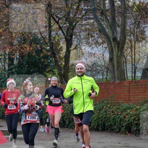 07.12.2025 - St. Pauli X-Mass-Run No. 15 Michael Burmester http://msf.ph/oto/9407116 07.12.2025 09:40:52 Laufen 801, 1395, 4208, 92, 5026 meine-sportfotos.de