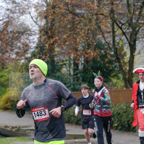07.12.2025 - St. Pauli X-Mass-Run No. 15 Michael Burmester http://msf.ph/oto/9407150 07.12.2025 09:40:57 Laufen 15, 1483 meine-sportfotos.de