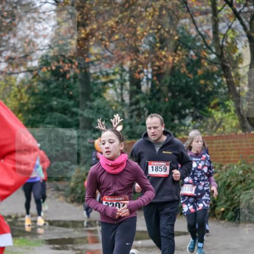 07.12.2025 - St. Pauli X-Mass-Run No. 15 Michael Burmester http://msf.ph/oto/9407234 07.12.2025 09:41:13 Laufen 15, 1859, 1120 meine-sportfotos.de