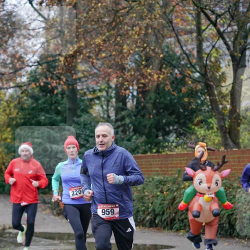 07.12.2025 - St. Pauli X-Mass-Run No. 15 Michael Burmester http://msf.ph/oto/9407258 07.12.2025 09:41:16 Laufen 220, 959 meine-sportfotos.de