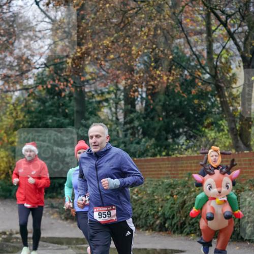 07.12.2025 - St. Pauli X-Mass-Run No. 15 Michael Burmester http://msf.ph/oto/9407260 07.12.2025 09:41:16 Laufen 15, 959 meine-sportfotos.de