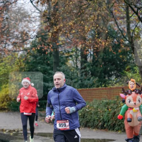 07.12.2025 - St. Pauli X-Mass-Run No. 15 Michael Burmester http://msf.ph/oto/9407262 07.12.2025 09:41:16 Laufen 5, 959 meine-sportfotos.de