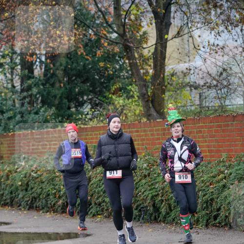 07.12.2025 - St. Pauli X-Mass-Run No. 15 Michael Burmester http://msf.ph/oto/9407376 07.12.2025 09:41:41 Laufen 3515, 911, 910 meine-sportfotos.de