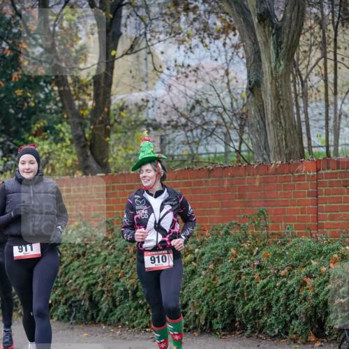 07.12.2025 - St. Pauli X-Mass-Run No. 15 Michael Burmester http://msf.ph/oto/9407382 07.12.2025 09:41:42 Laufen 911, 15, 910 meine-sportfotos.de