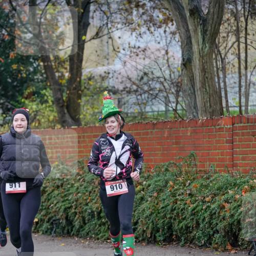 07.12.2025 - St. Pauli X-Mass-Run No. 15 Michael Burmester http://msf.ph/oto/9407385 07.12.2025 09:41:42 Laufen 911, 910 meine-sportfotos.de